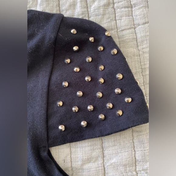 VINTAGE ✨ Black LF crop top with studded sleeves nwot - Picture 3 of 3